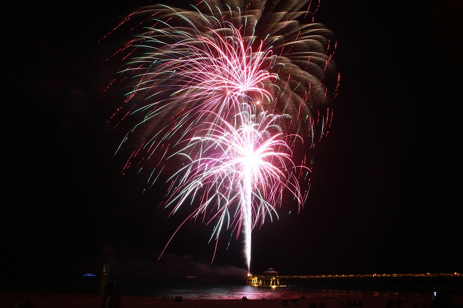 Enjoy 4th of July Fireworks Off Bogue Inlet Pier in Emerald Isle, NC